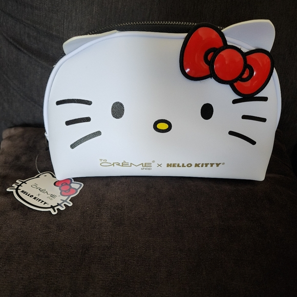 The Crème Shop x Hello Kitty Y2K Cutie Makeup Pouch - Picture 3 of 6